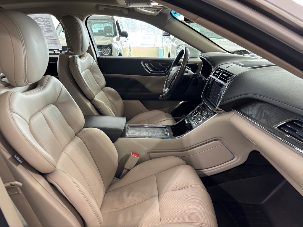 Used 2017 Lincoln Continental Select w/ Technology Package image 15