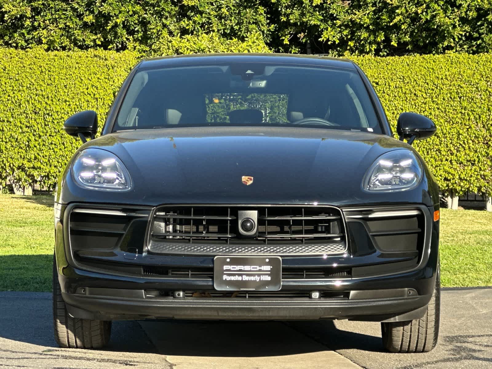 Certified 2025 Porsche Macan AWD/4WD image 11