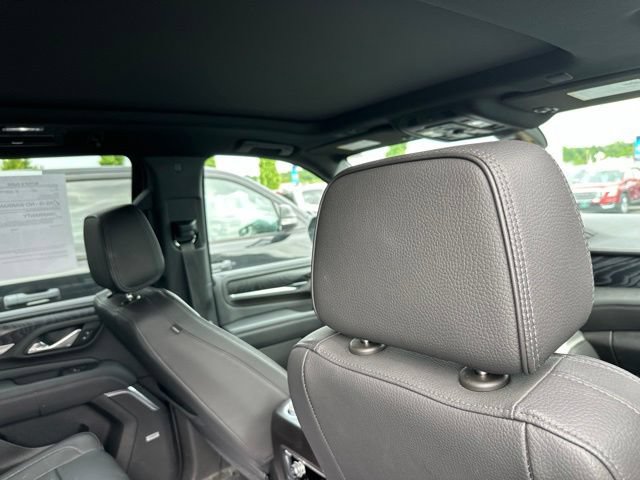Used 2021 GMC Yukon Denali w/ Denali Premium Package AWD/4WD image 14