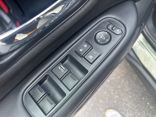 Used 2018 Honda HR-V LX image 12