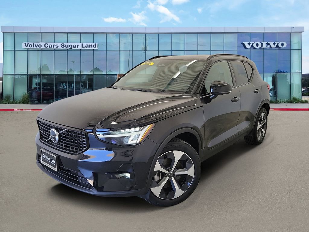 Used 2025 Volvo XC40 B5 Plus