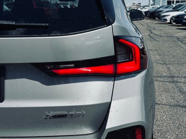 New 2026 BMW X1 xDrive28i w/ Technology Package AWD/4WD image 7