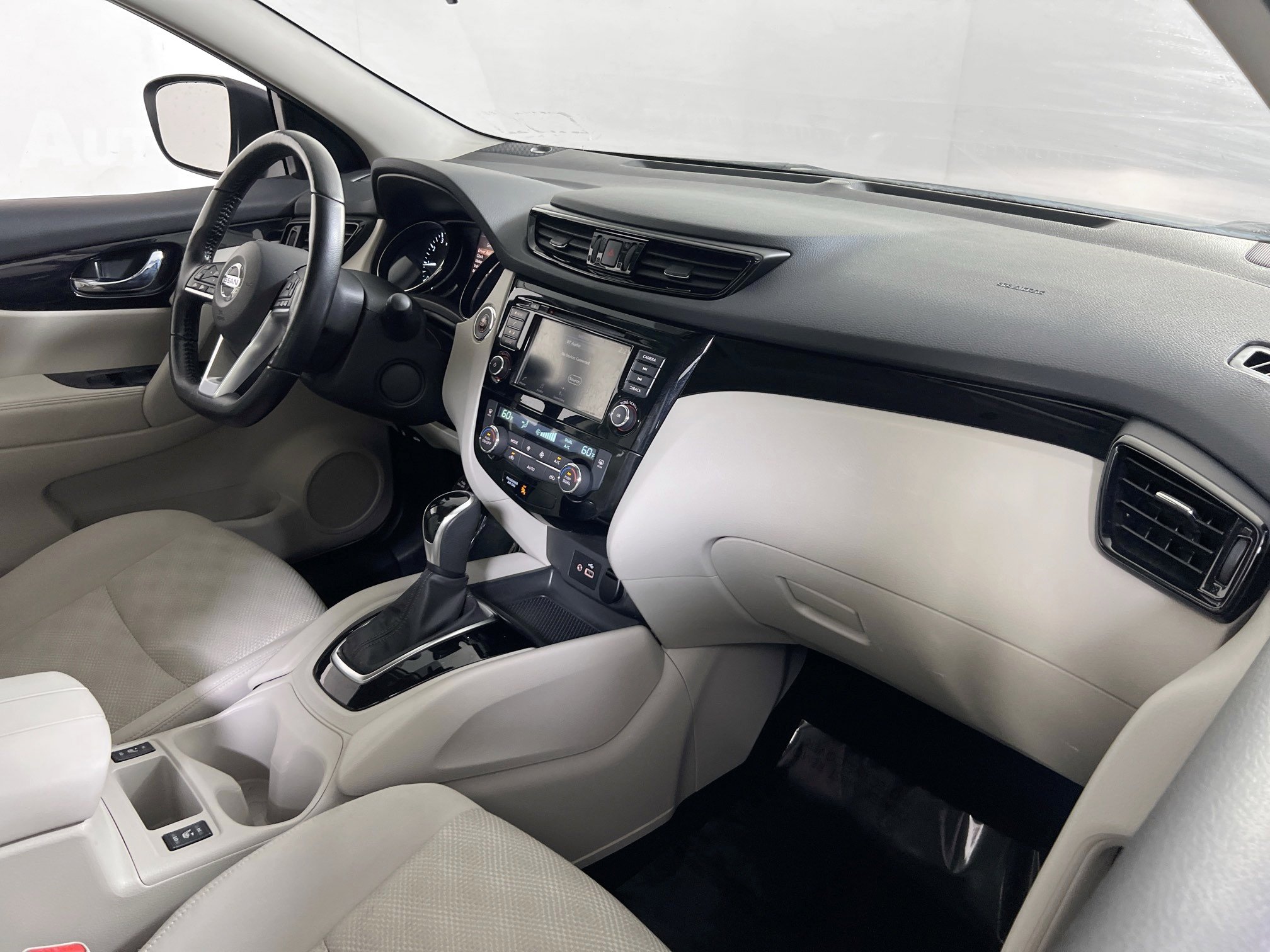 Used 2021 Nissan Rogue Sport SV AWD/4WD image 27