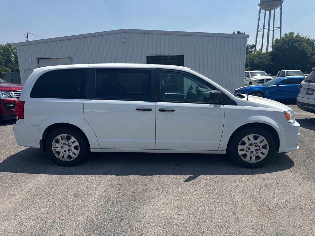 Used 2020 Dodge Grand Caravan SE w/ UConnect Hands-Free Group FWD image 6