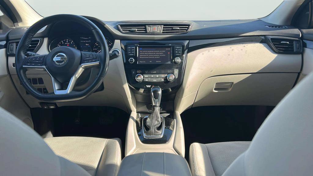 Used 2018 Nissan Rogue Sport SV w/ SV Technology Package image 33