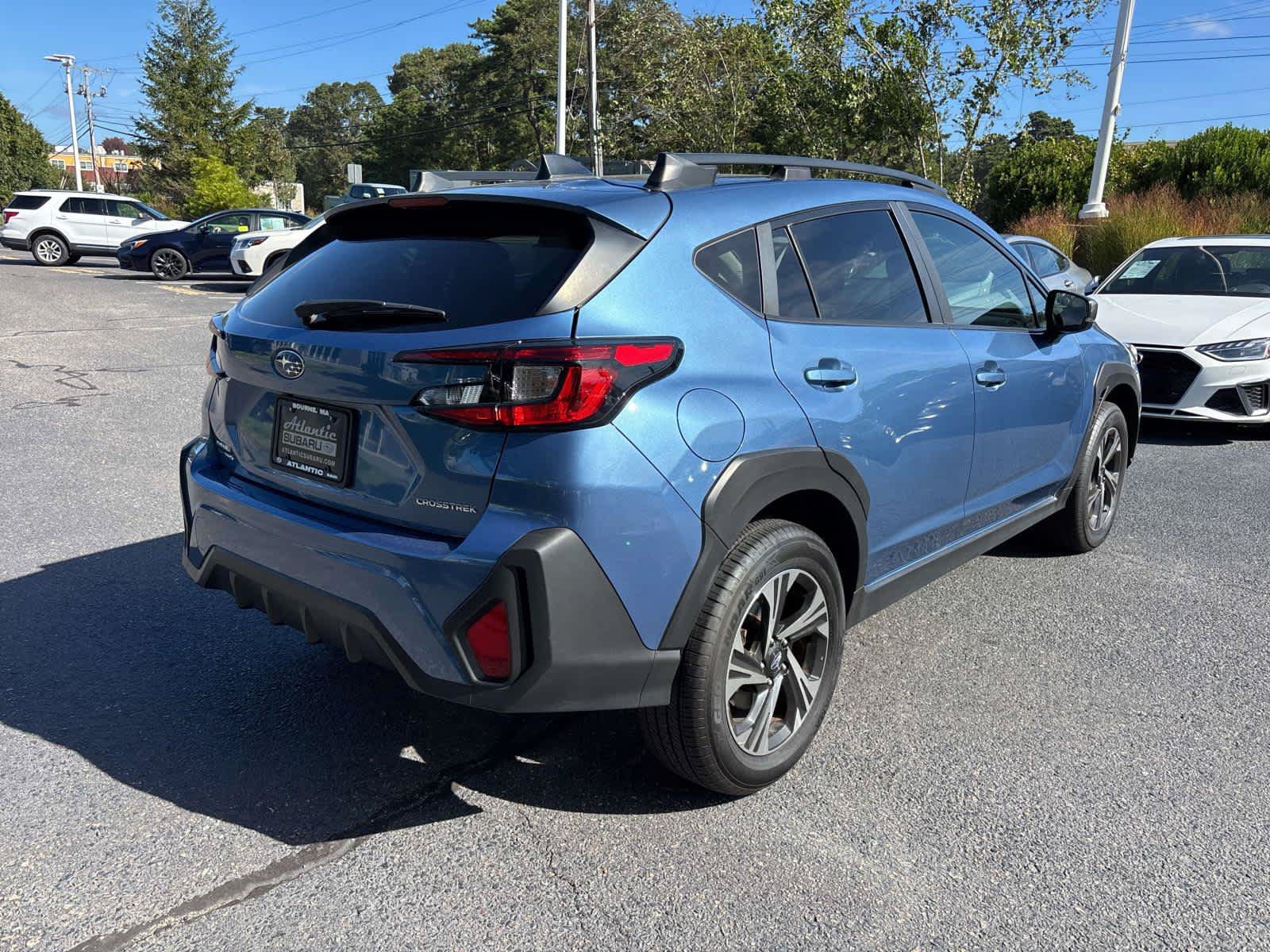 Used 2024 Subaru Crosstrek 2.0i Premium AWD/4WD image 3
