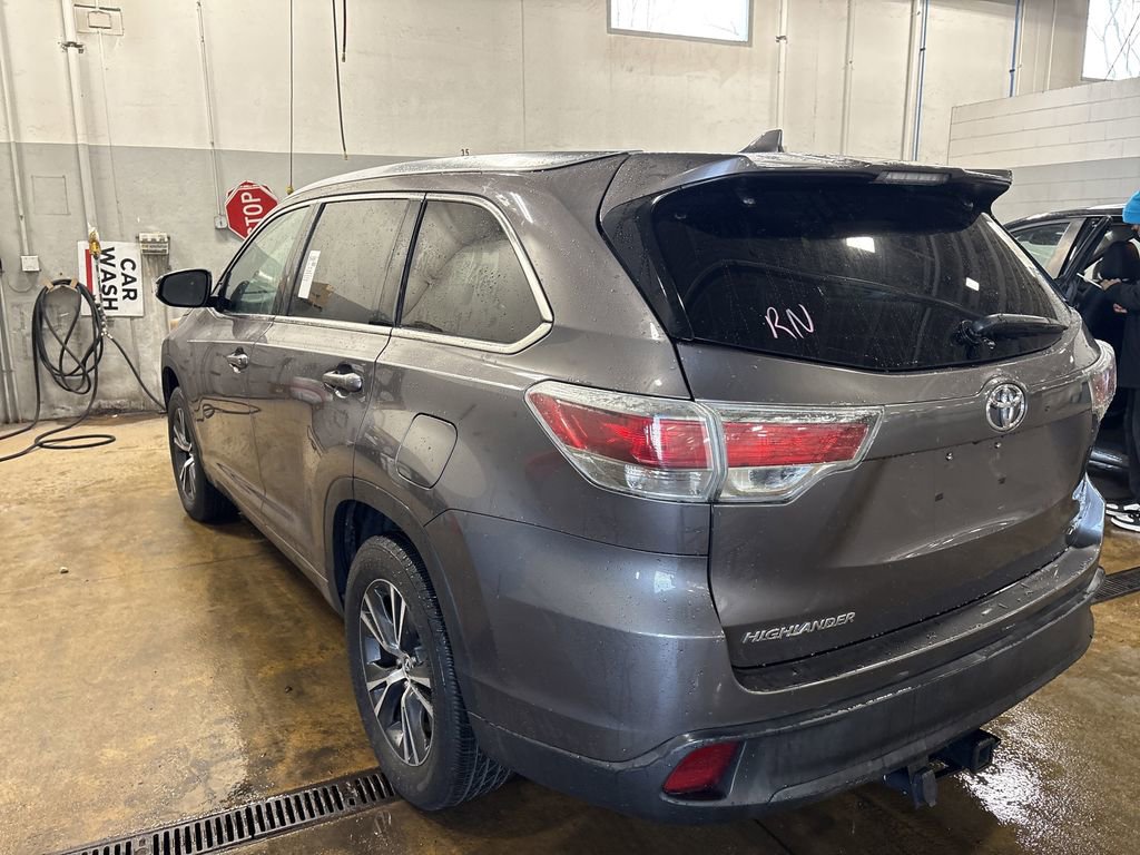 Used 2015 Toyota Highlander XLE image 4