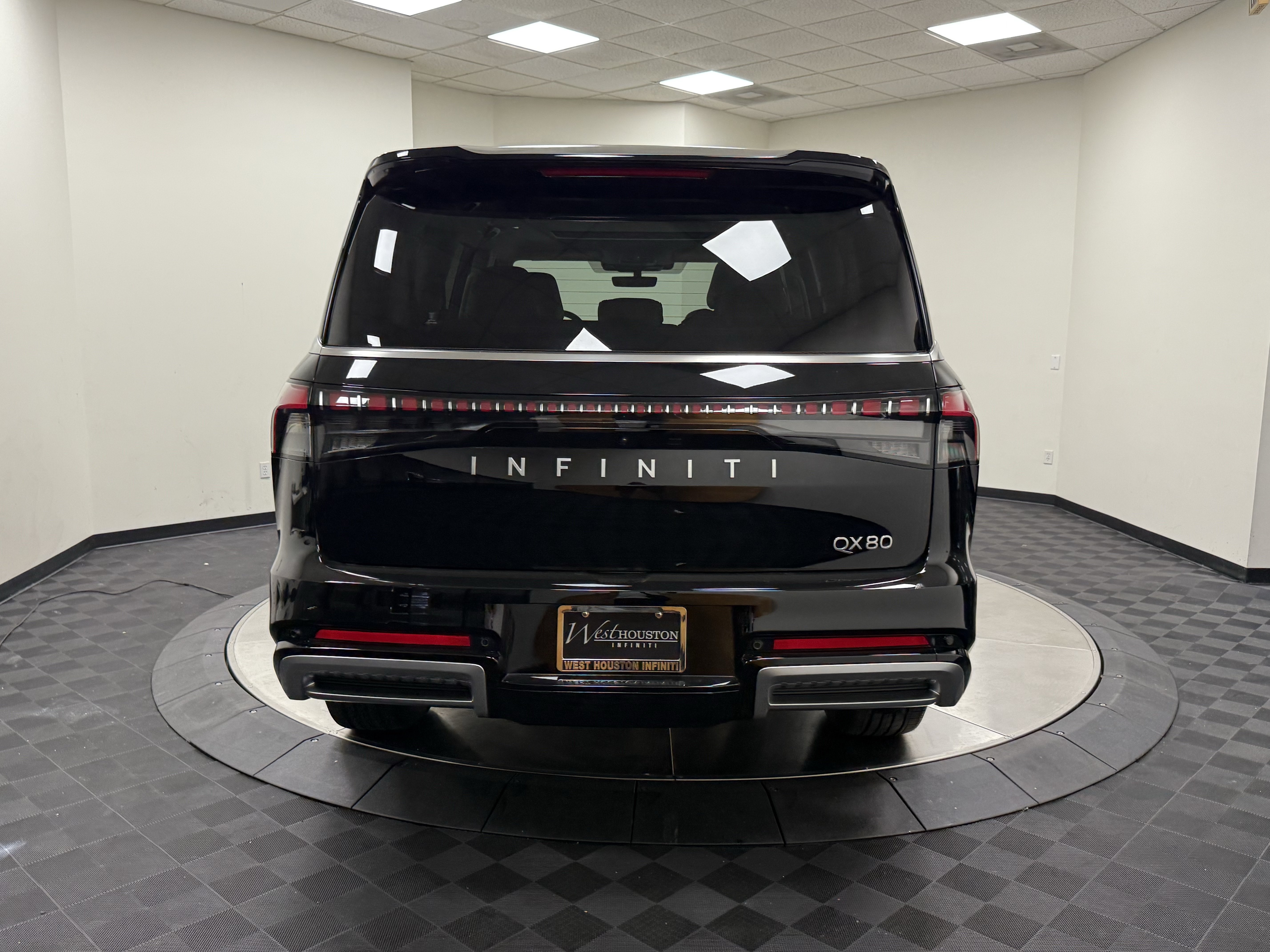 Certified 2026 INFINITI QX80 Luxe w/ Cargo Package RWD image 6
