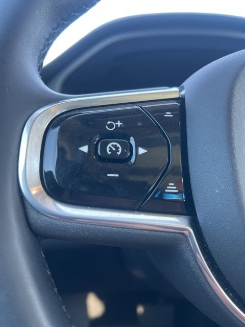 Used 2023 Volvo XC60 B5 Ultimate w/ Climate Package image 13