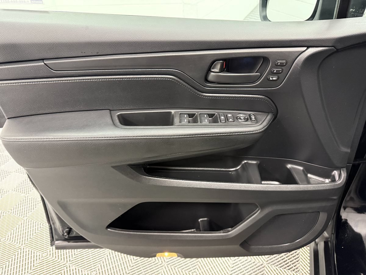 Used 2025 Honda Odyssey EX-L image 9