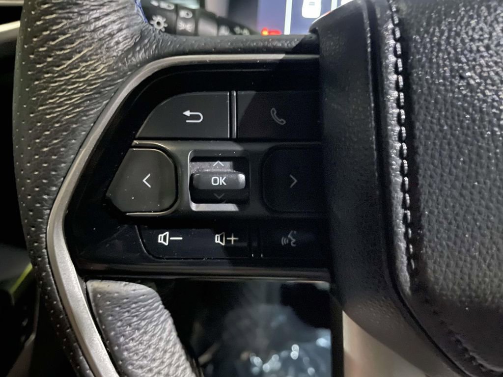 Used 2025 Toyota Tundra Platinum image 32
