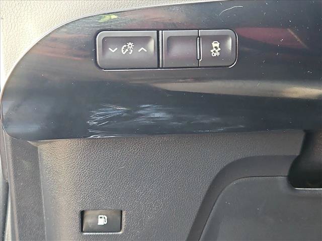 Used 2016 Toyota Prius Three FWD image 16