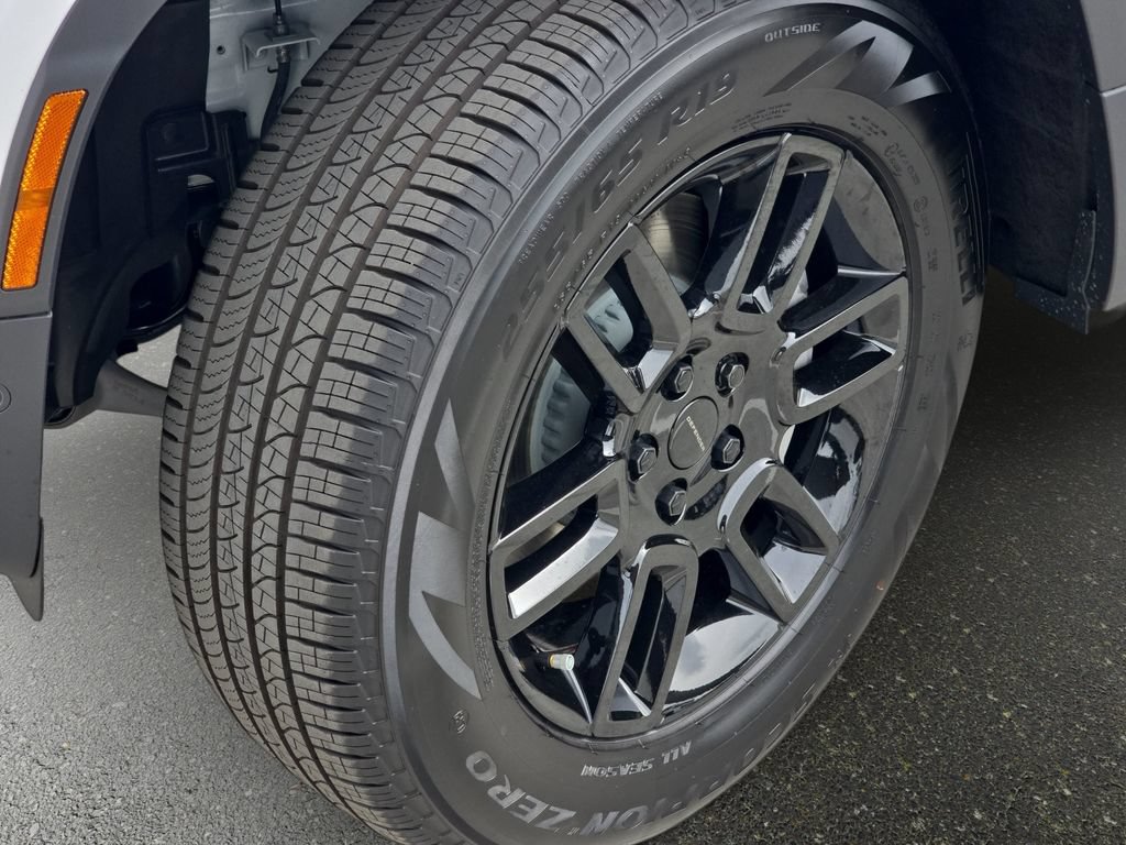 New 2026 Land Rover Defender 110 S AWD/4WD image 33
