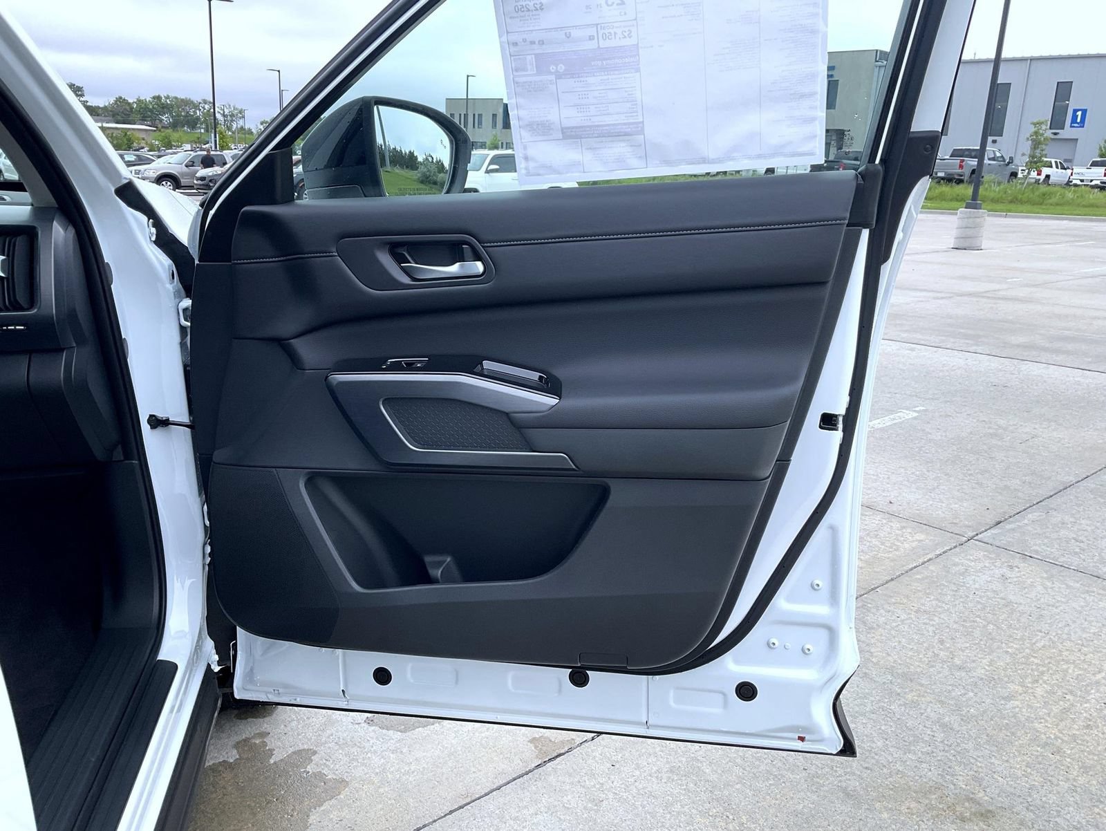 New 2026 Nissan Pathfinder SL AWD/4WD image 17