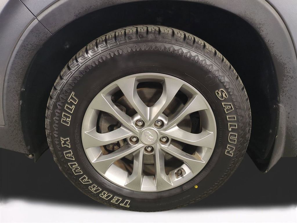 Used 2019 Hyundai Santa Fe SE image 11