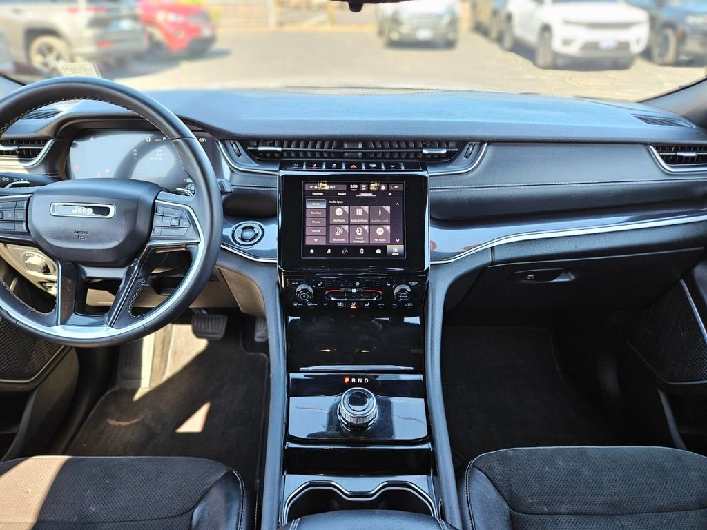 Used 2021 Jeep Grand Cherokee L Laredo image 7