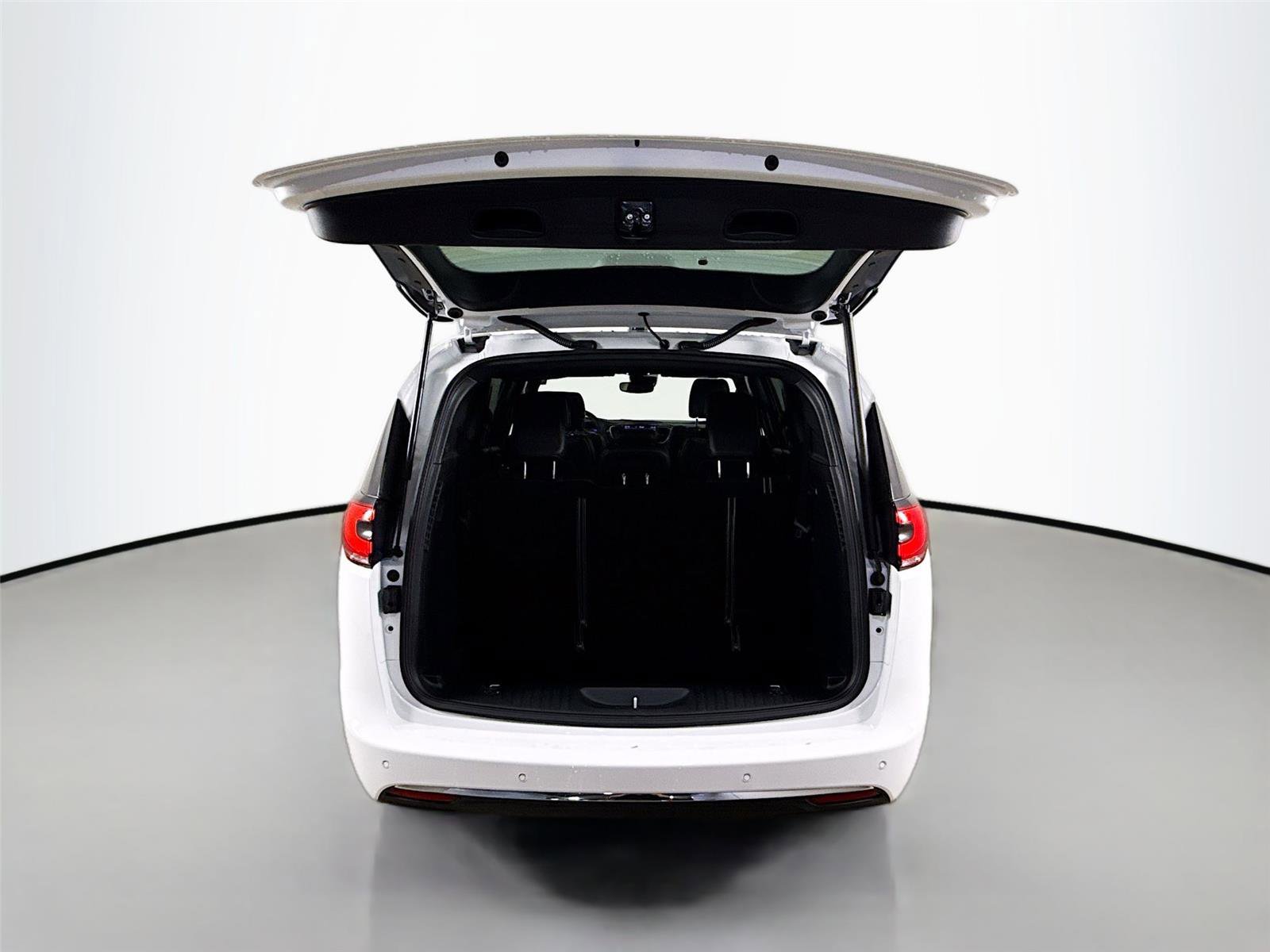 New 2026 Chrysler Pacifica Select image 29