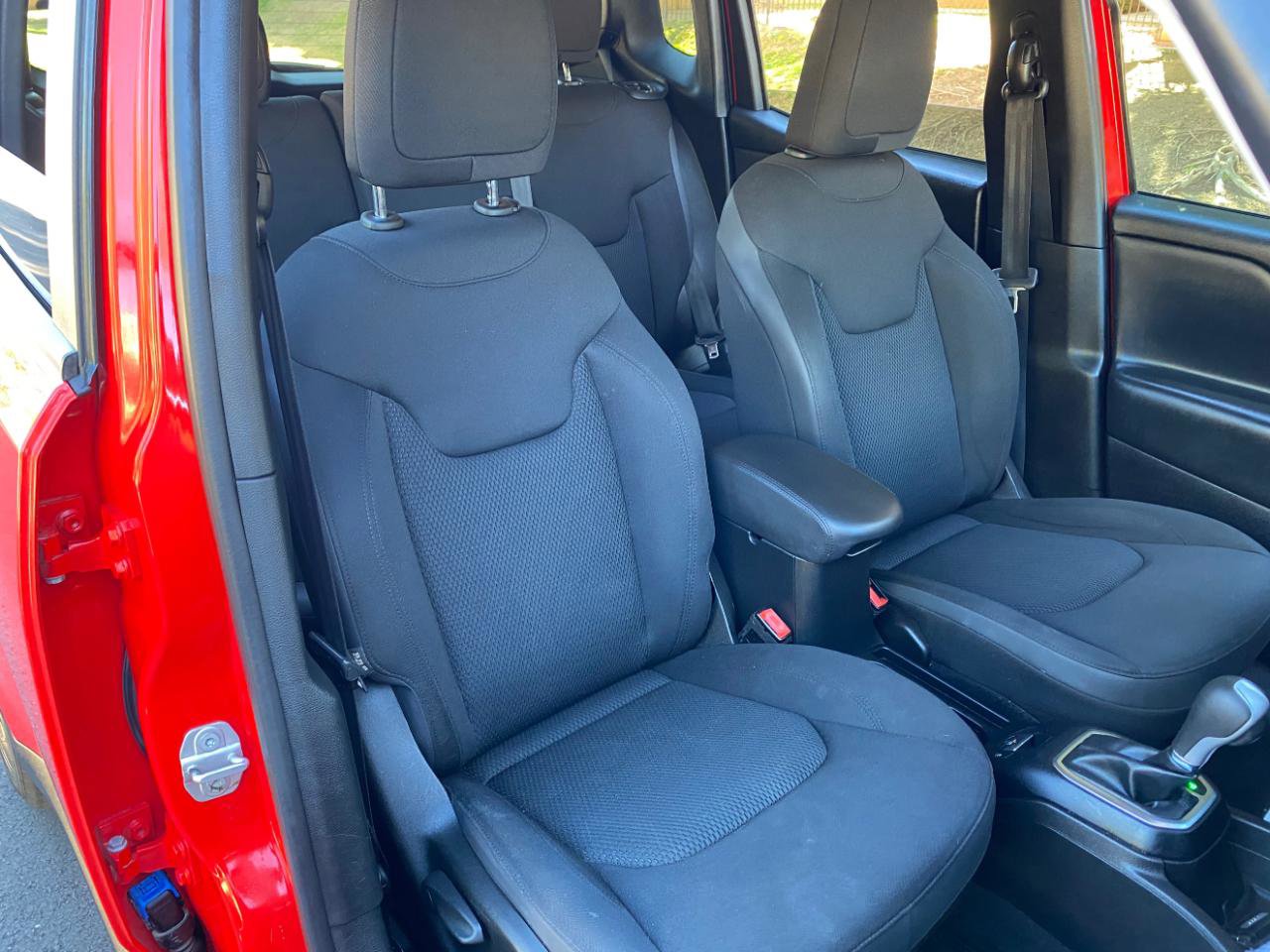 Used 2018 Jeep Renegade Altitude w/ Popular Equipment Group image 46