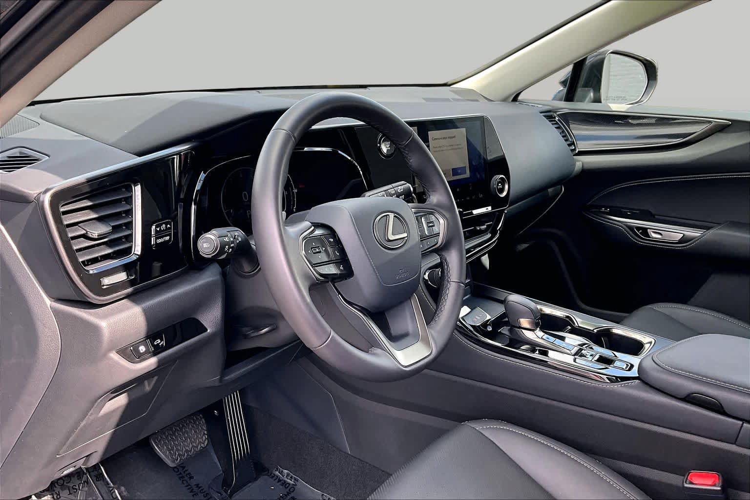 Used 2025 Lexus NX 250 FWD image 17