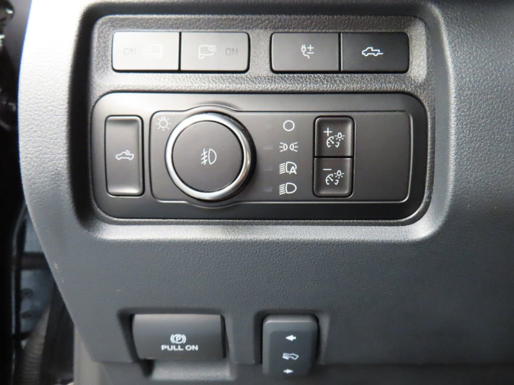 Used 2023 Ford F250 Platinum w/ FX4 Off-Road Package AWD/4WD image 65