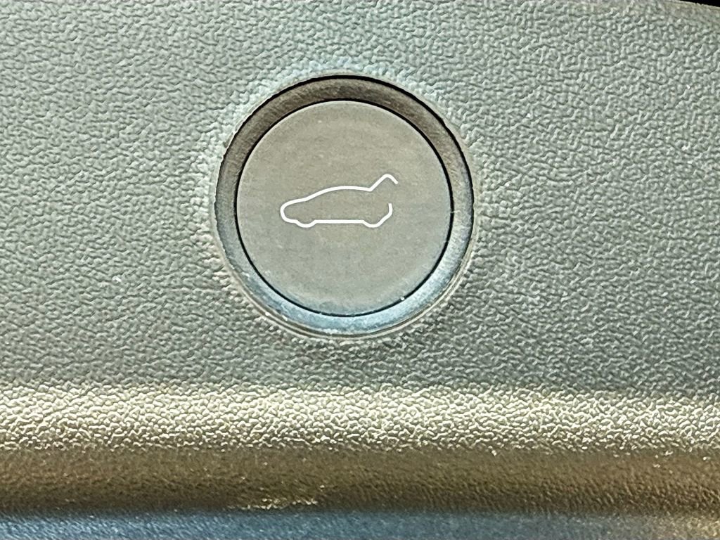 Used 2022 Tesla Model 3 Performance image 11