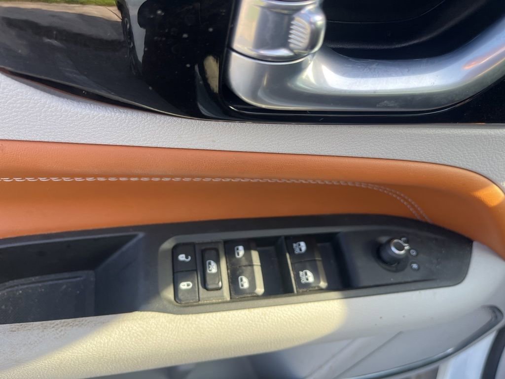 Used 2023 Jeep Compass Limited image 4