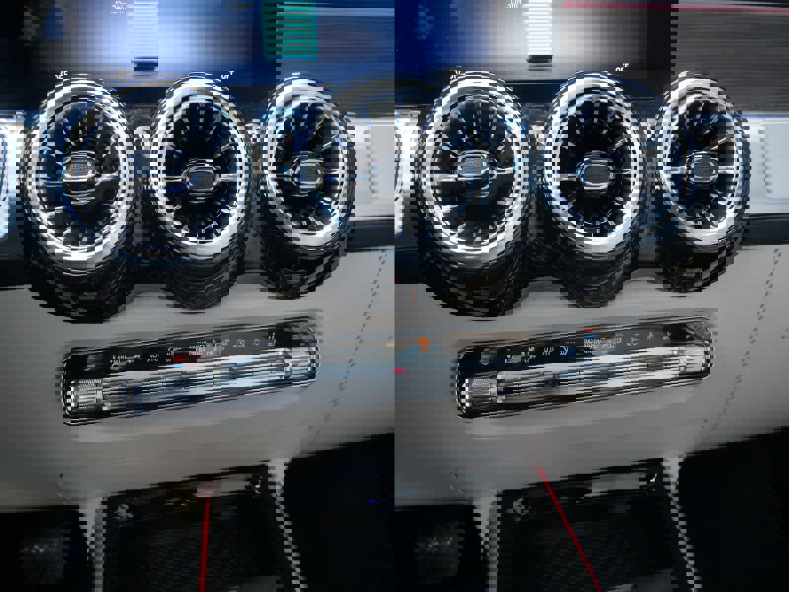 Used 2025 Mercedes-Benz EQB 300 4MATIC image 17