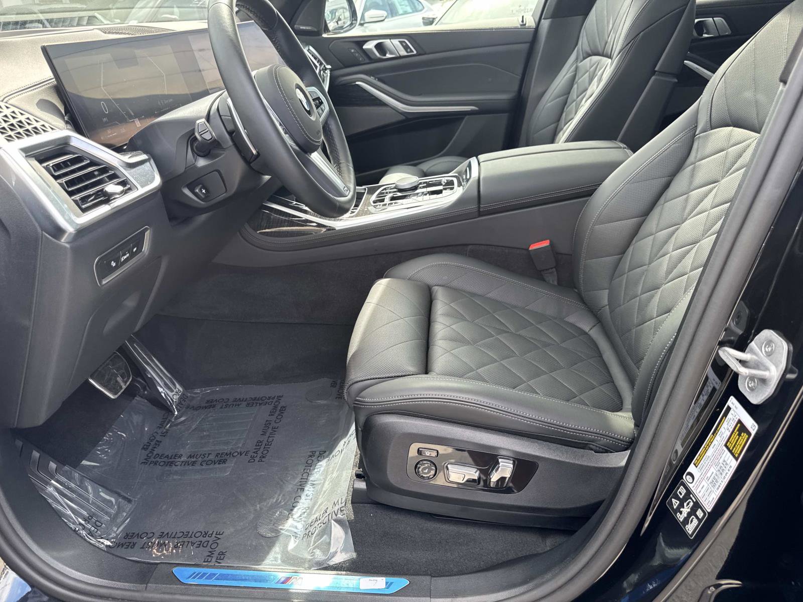 Used 2025 BMW X7 xDrive40i w/ M Sport Package image 17