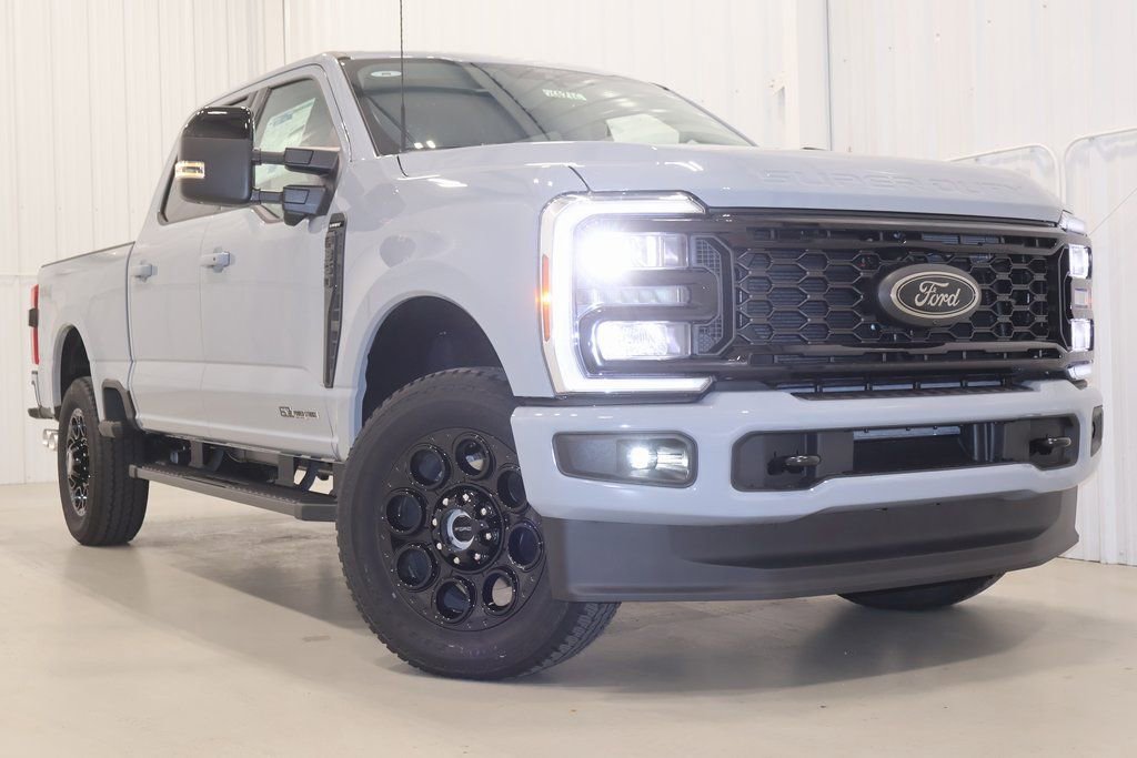 New 2026 Ford F350 Lariat w/ Black Appearance Package image 31