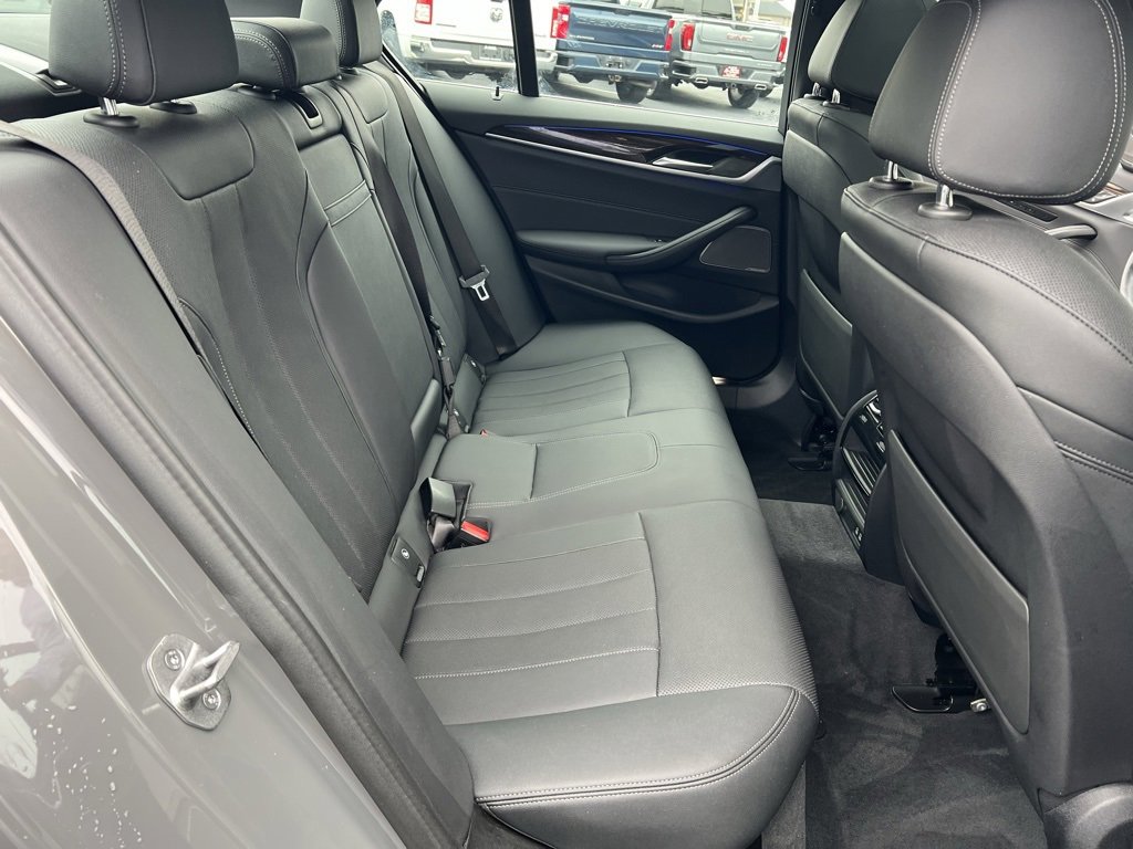 Used 2022 BMW 540i xDrive w/ Premium Package image 41