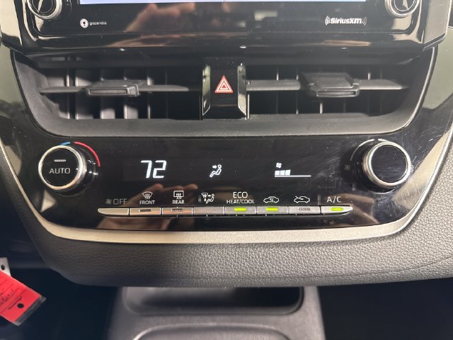 Used 2022 Toyota Corolla LE FWD image 30