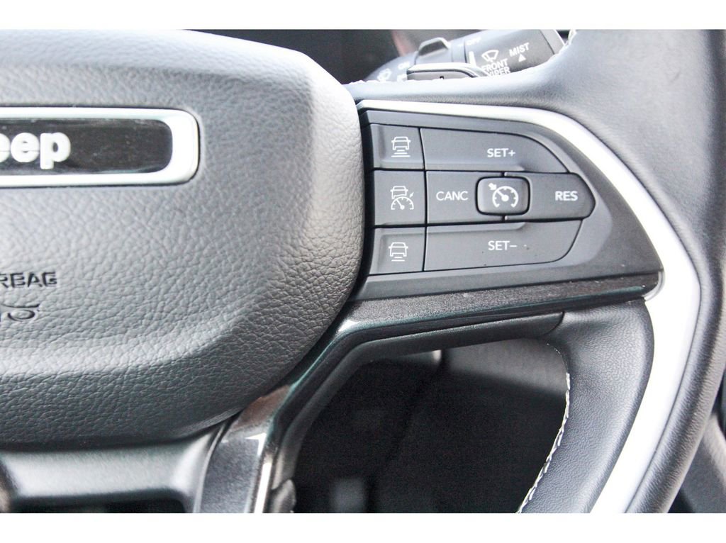 Used 2022 Jeep Grand Cherokee L Laredo w/ Luxury Tech Group I AWD/4WD image 21