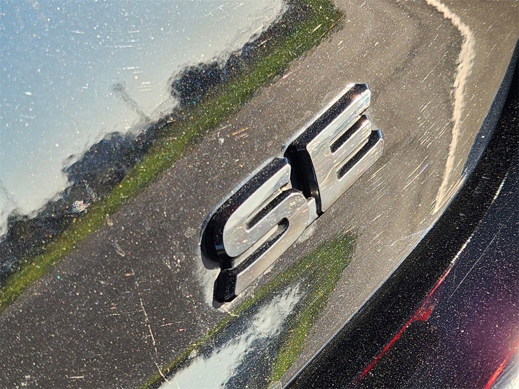 Used 2025 Toyota Camry SE image 8