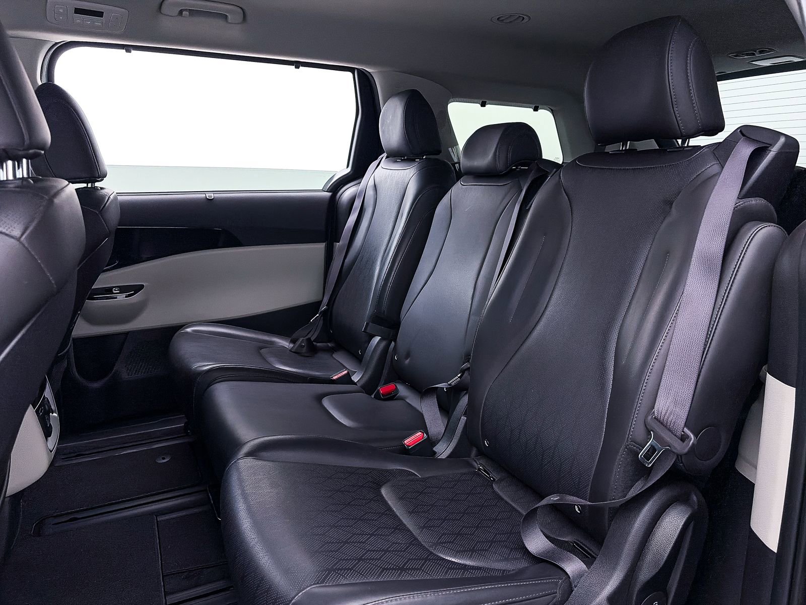 Certified 2024 Kia Carnival SX image 37