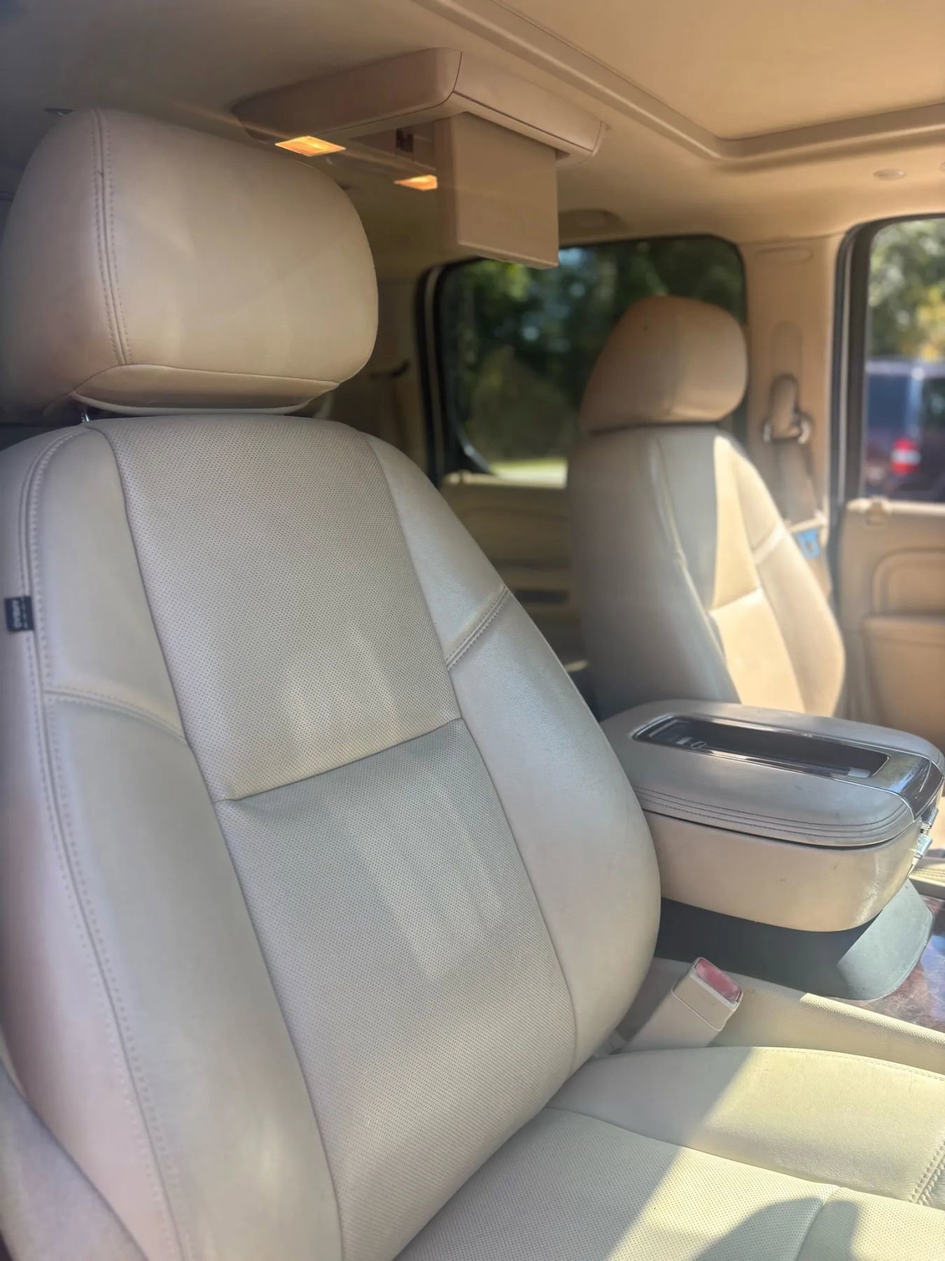 Used 2013 Cadillac Escalade ESV Premium image 22
