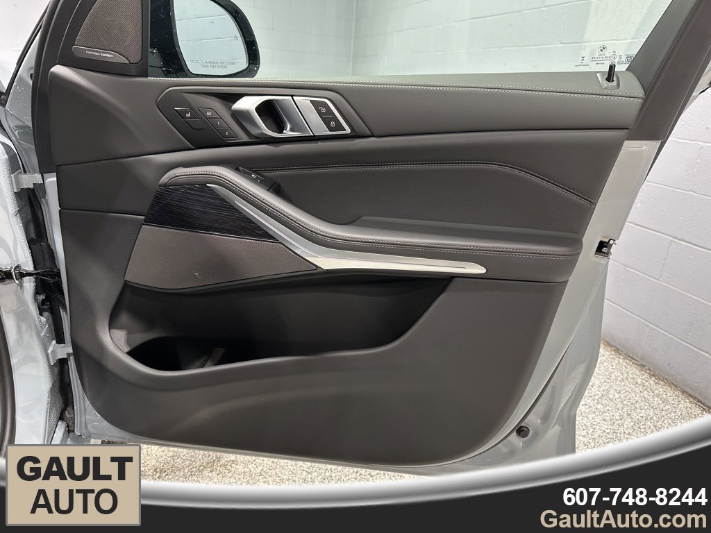 New 2026 BMW X7 xDrive40i w/ Executive Package image 18