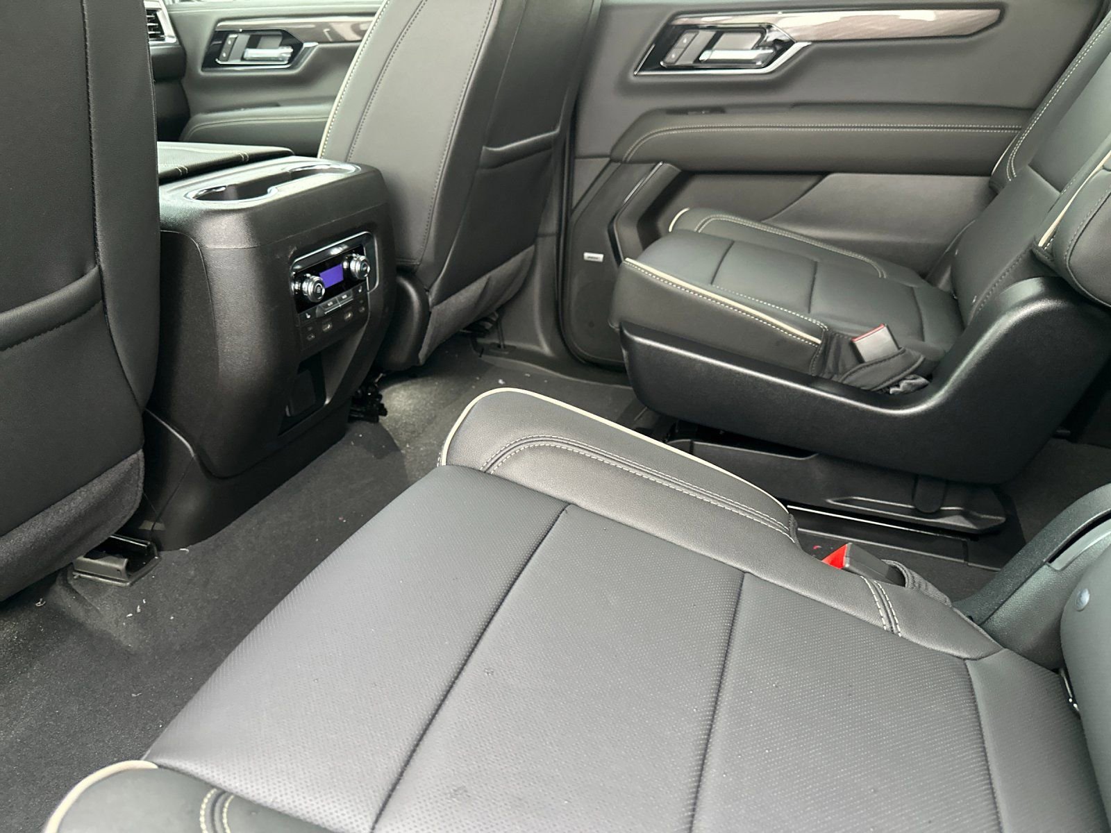 New 2026 GMC Yukon XL Elevation w/ Elevation Premium Package AWD/4WD image 12