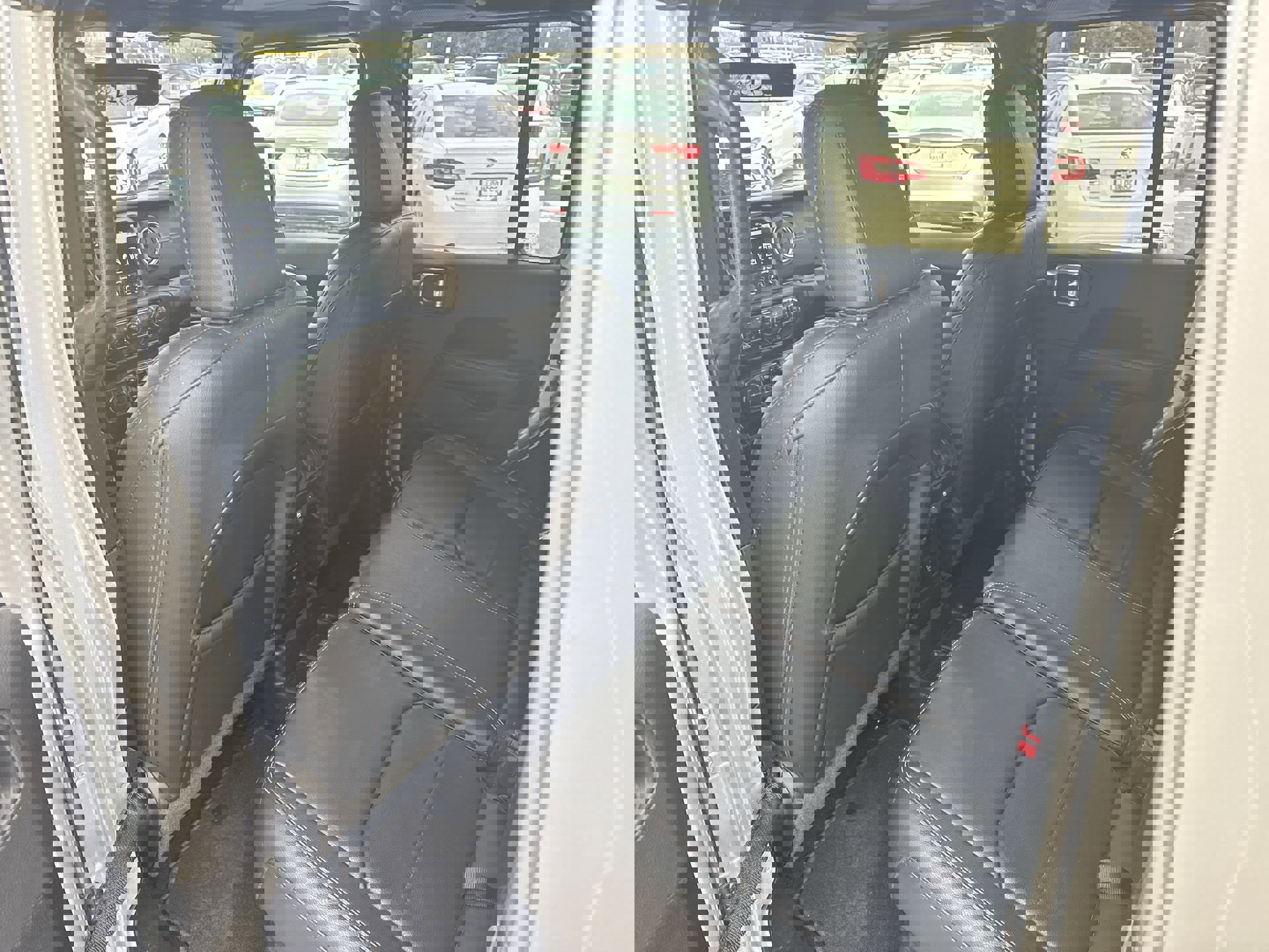 Used 2022 Jeep Wrangler Unlimited Sahara w/ Cold Weather Group image 21