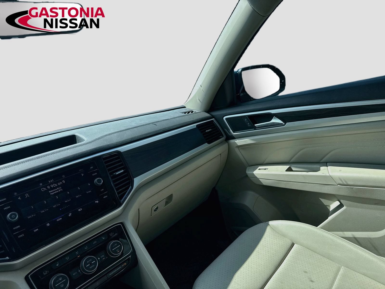 Used 2023 Volkswagen Atlas SE w/ Panoramic Sunroof Package FWD image 30