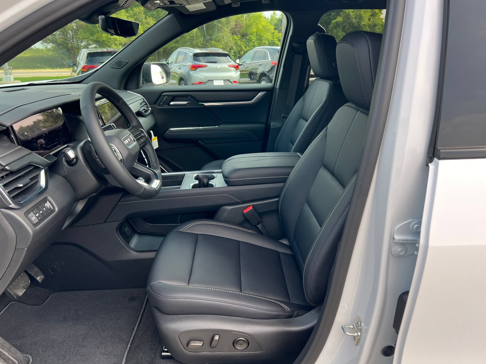 New 2027 GMC Acadia Elevation w/ Black Edition AWD/4WD image 4