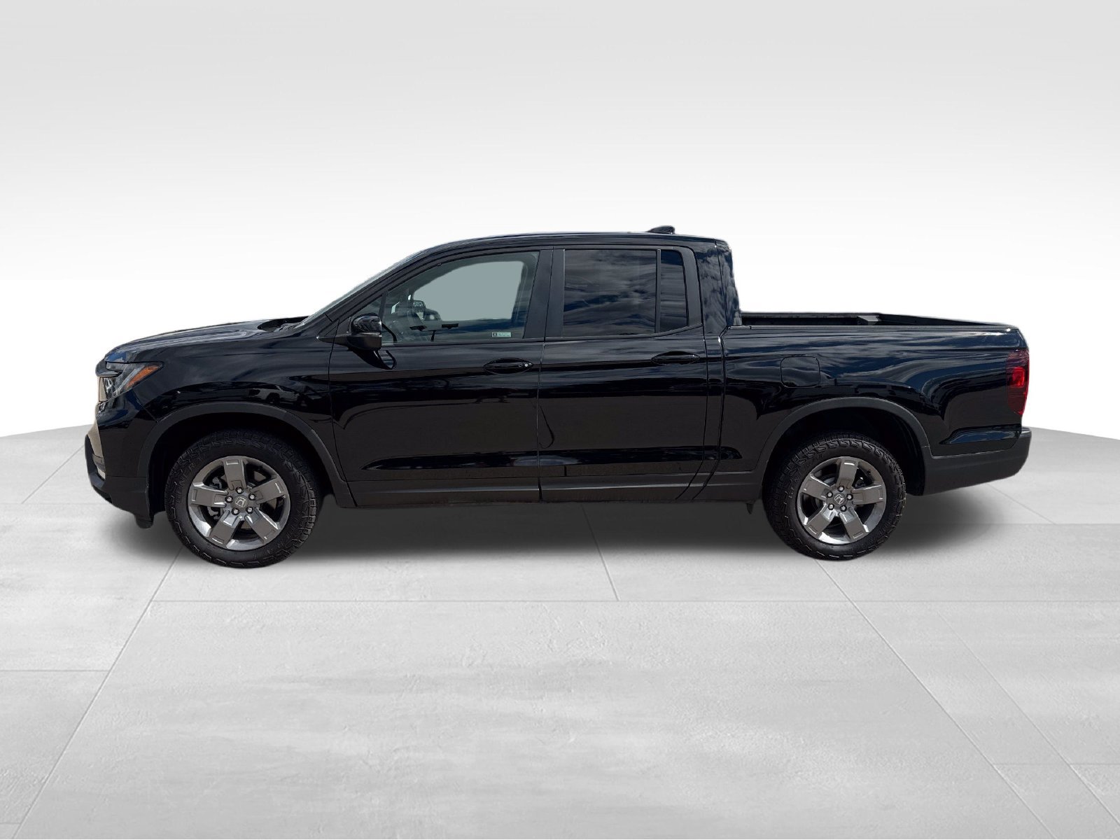 Used 2025 Honda Ridgeline TrailSport image 16