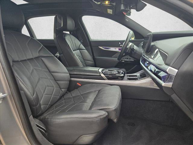 Used 2024 BMW 740i RWD image 22