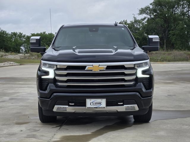 Used 2025 Chevrolet Silverado 1500 High Country w/ High Country Premium Package AWD/4WD image 3