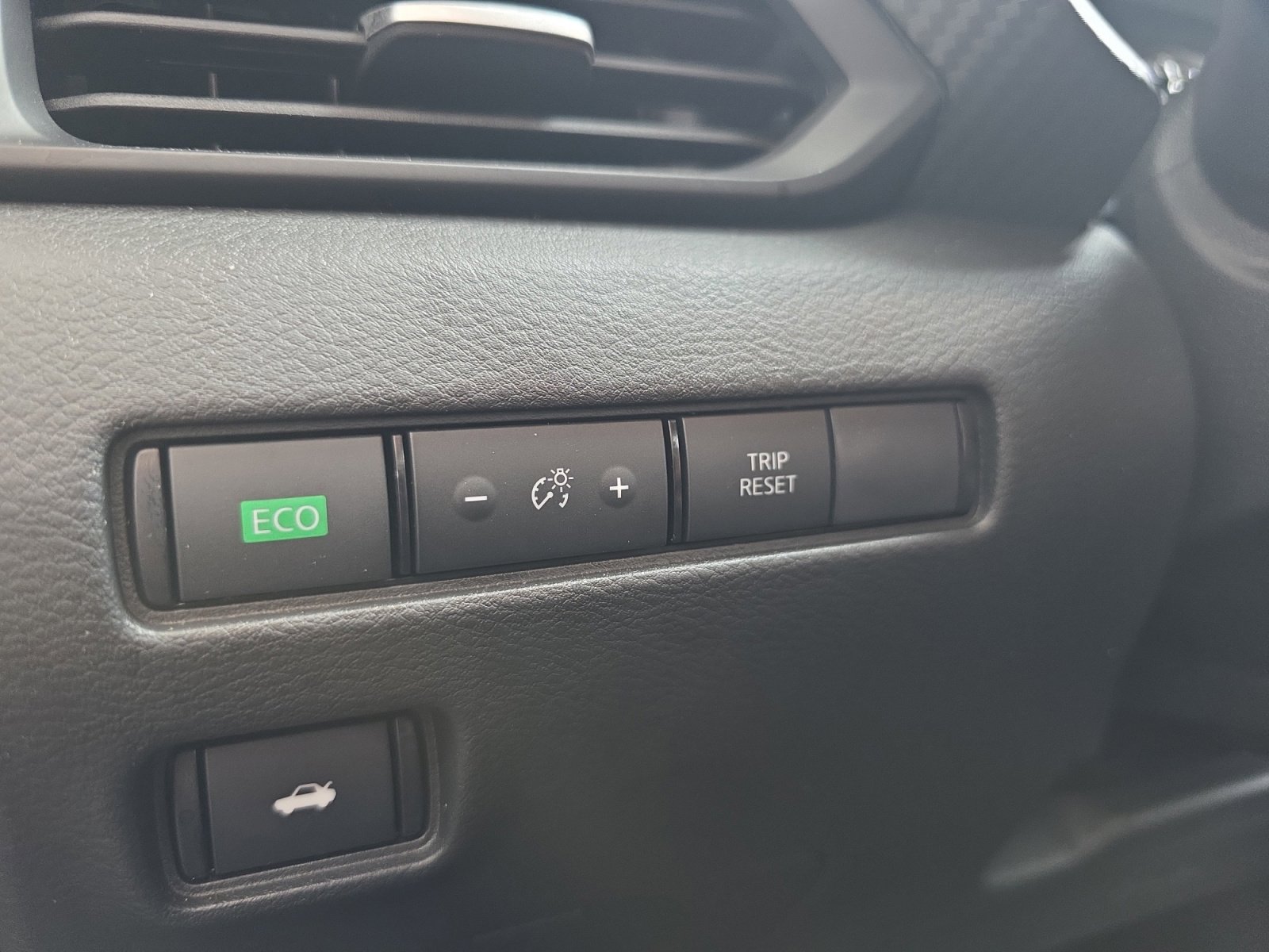 Used 2025 Nissan Sentra S FWD image 25