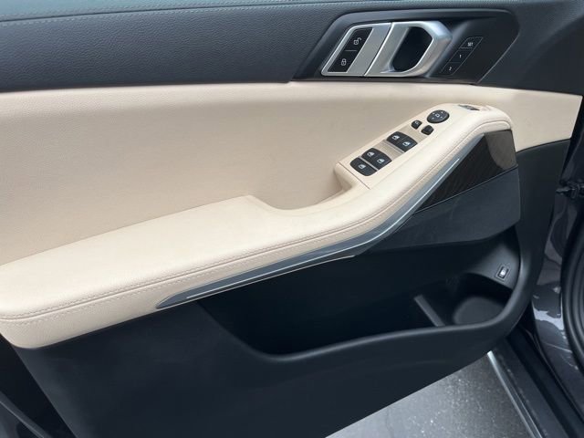 Used 2022 BMW X5 xDrive45e image 8