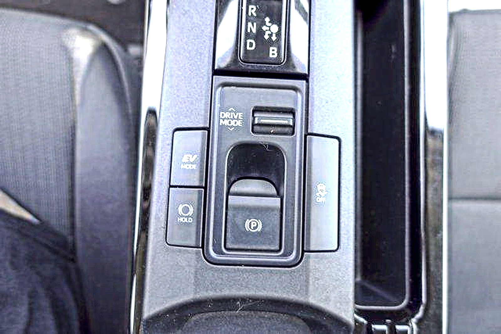 Used 2024 Toyota Prius LE FWD image 21