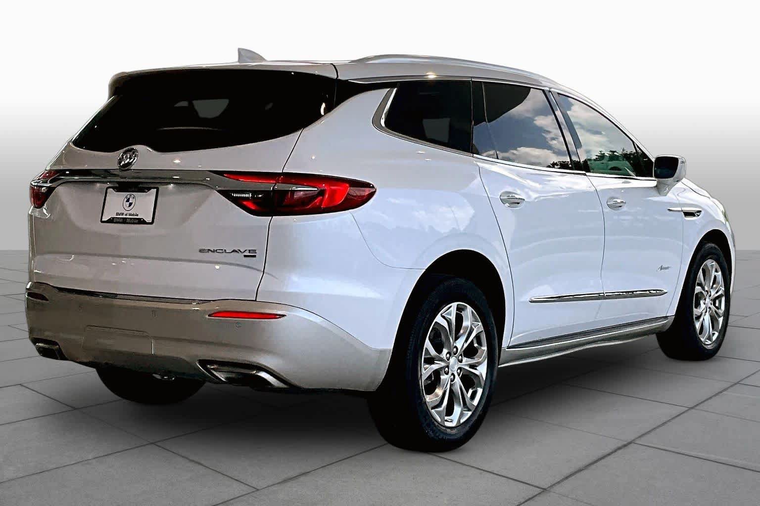 Used 2019 Buick Enclave Avenir w/ Avenir Technology Package AWD/4WD image 12