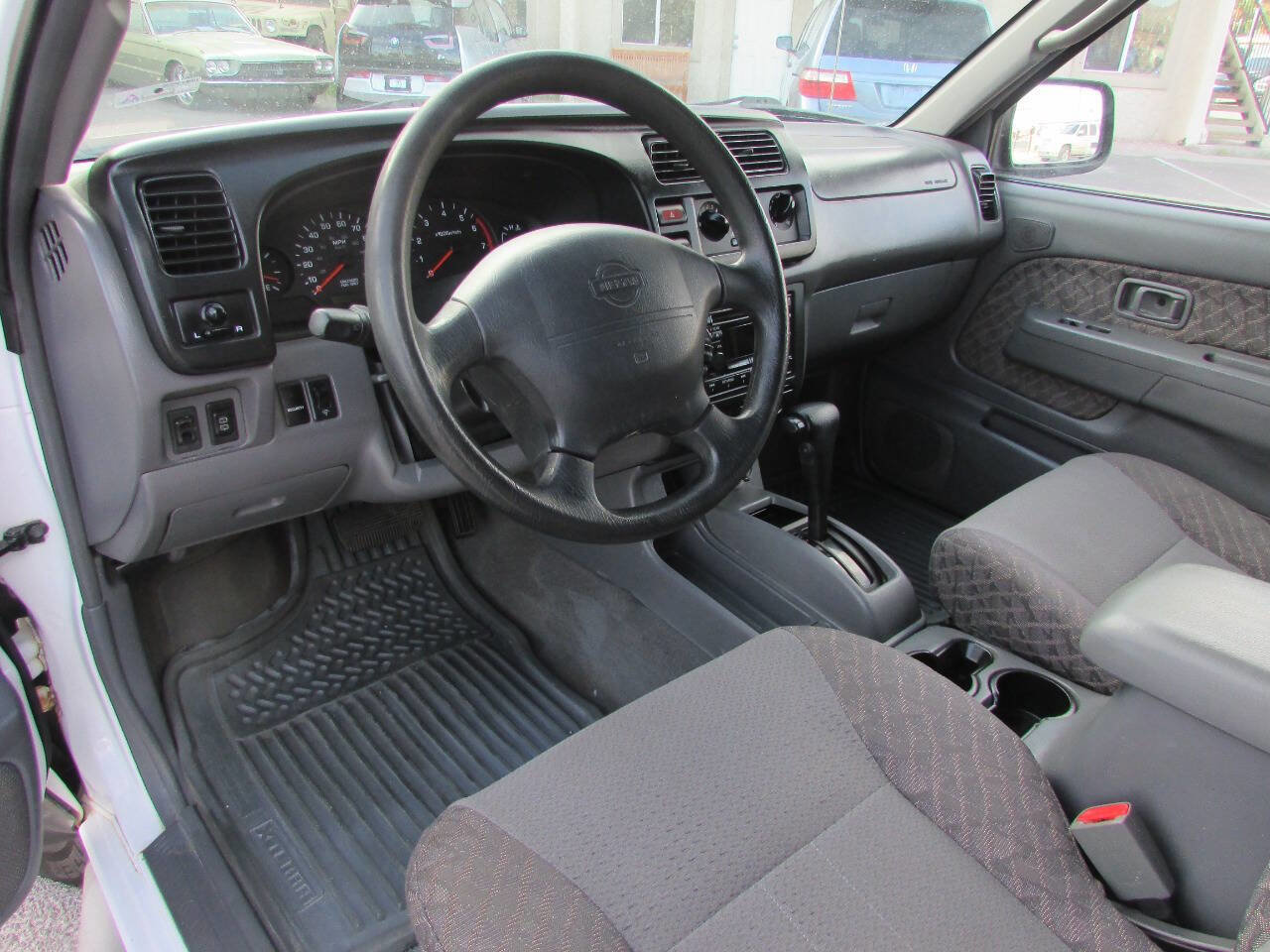 Used 2000 Nissan Xterra XE image 17