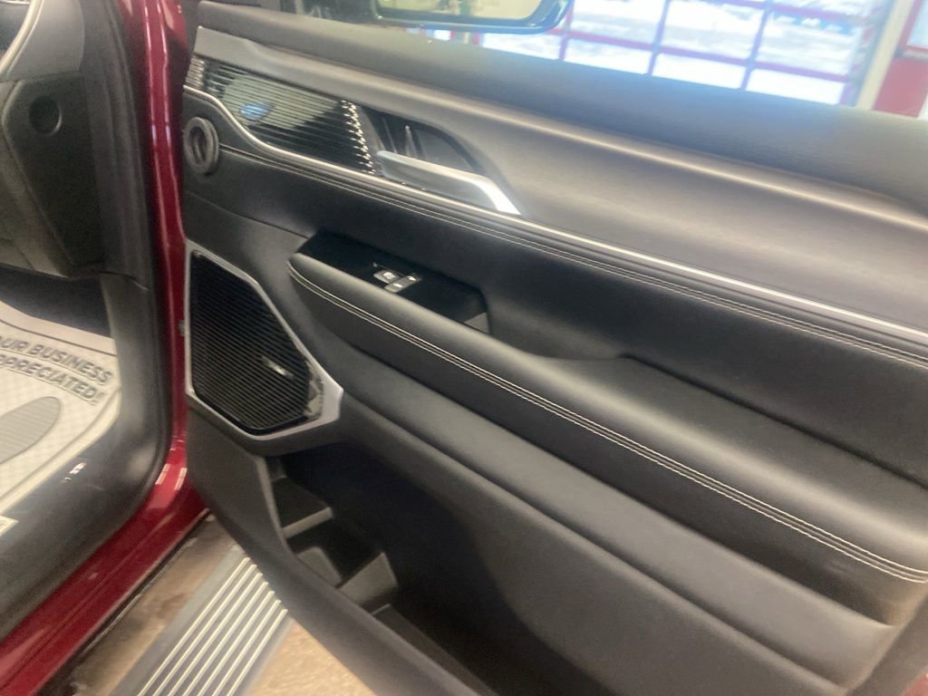 New 2026 Jeep Grand Wagoneer L Limited w/ Premium Group II image 40