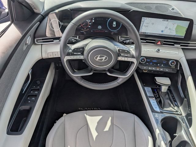 Used 2024 Hyundai Elantra Limited image 13